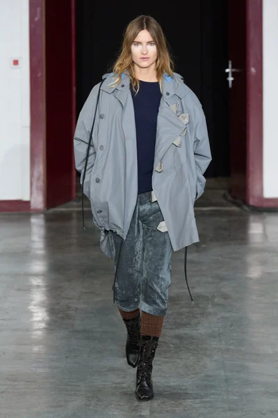Look 24